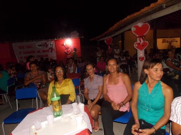 Secretaria municipal de educação promove festa em homenagem as mães - Imagem 15