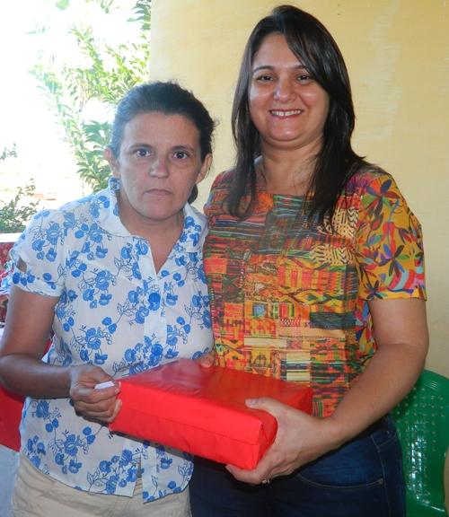 Comunidade Data Veados realizou festa em homenagem ao Dia das Maes - Imagem 11