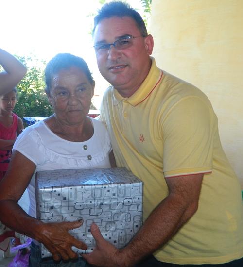 Comunidade Data Veados realizou festa em homenagem ao Dia das Maes - Imagem 13