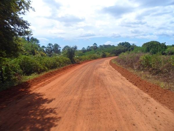 Prefeitura trabalha de recuperação de diversas estradas vicinais do município - Imagem 2