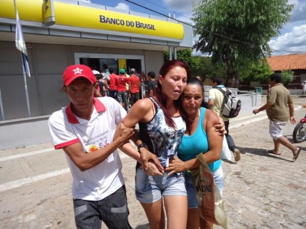 Bandidos fortemente armados assaltam agência do BB de São Miguel do Tapuio - Imagem 1