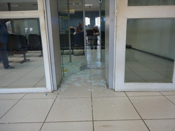 Bandidos fortemente armados assaltam agência do BB de São Miguel do Tapuio - Imagem 3