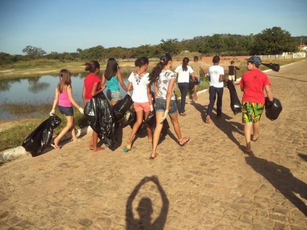 Secretária de Saúde em parceria com as escolas na prevenção contra dengue no Buriti do Castelo - Imagem 17
