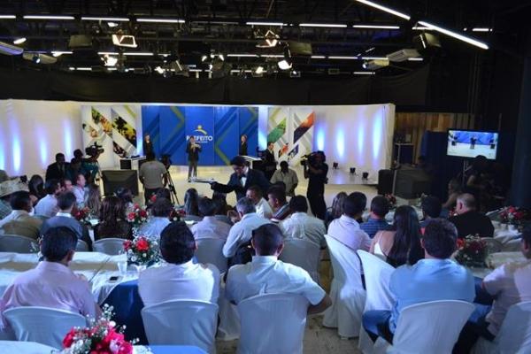 Pimenteiras se destaca durante entrega do Prêmio Prefeito Realizador - Imagem 11