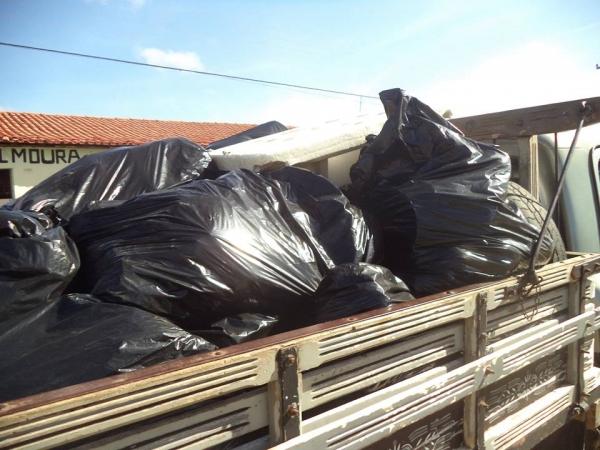 Secretária de Saúde em parceria com as escolas na prevenção contra dengue no Buriti do Castelo - Imagem 2
