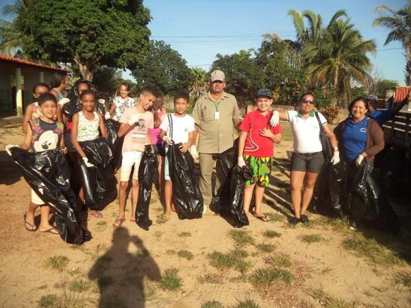 Secretária de Saúde em parceria com as escolas na prevenção contra dengue no Buriti do Castelo - Imagem 6