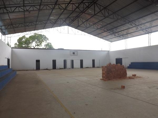 Poliesportivo do Bairro Cavas recebe reparos - Imagem 2