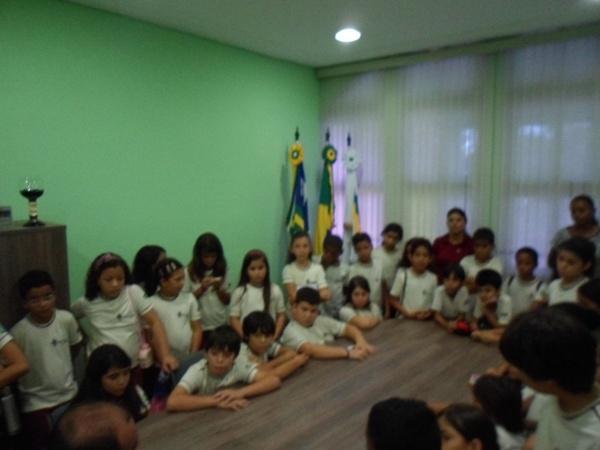 Prefeito Walfredo Filho recebe alunos para falar sobre Administração Municipal - Imagem 1