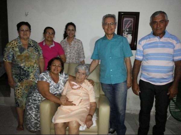 Aniversario de 92 Anos de Dona Benizia - Imagem 22