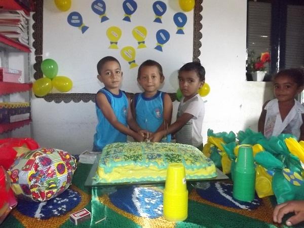 Creche Pequeno Polegar realiza festa de aniversário para as crianças - Imagem 8