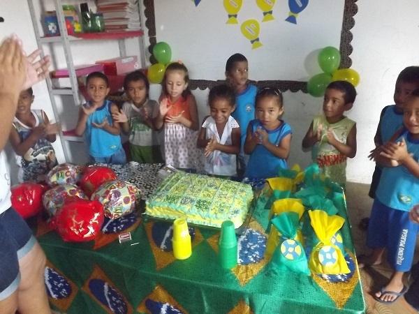 Creche Pequeno Polegar realiza festa de aniversário para as crianças - Imagem 2