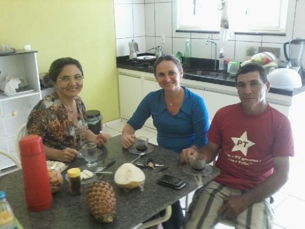 Café Vespertino: Rosélia Carvalho, Rosângela Pessoa e Ulisses Viana - Imagem 2