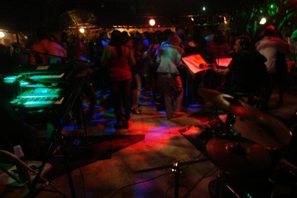 Ray Santos e Claudia Mota convidam para o 13° Baile dos Anos 60 - Imagem 1