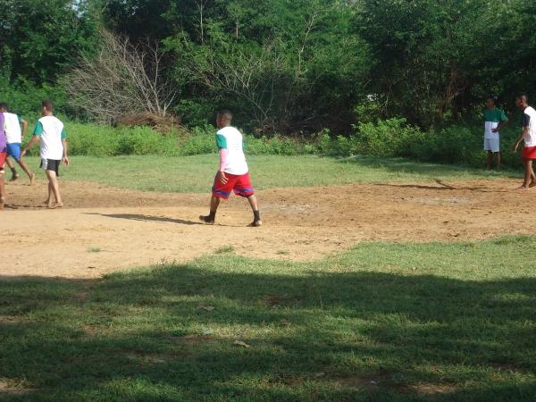 Dia 27 de Abril Continuação dos Jogos  seguido de Festa  com a Banda Amor Bandido - Imagem 1