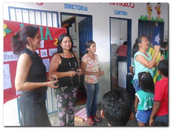 Escola Municipal Tia Nenen Brito comemora Dia do Índio, dia de Tiradentes, dia do Livro e a Páscoa - Imagem 4