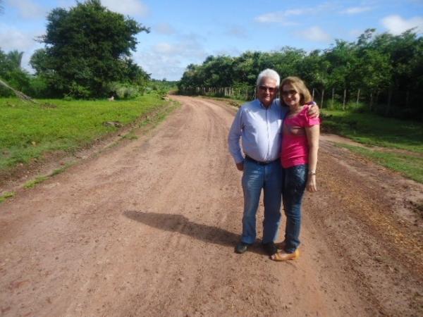 PREFEITURA RECUPERA ALGUMAS ESTRADAS NA ZONA RURAL DE BATALHA - Imagem 1