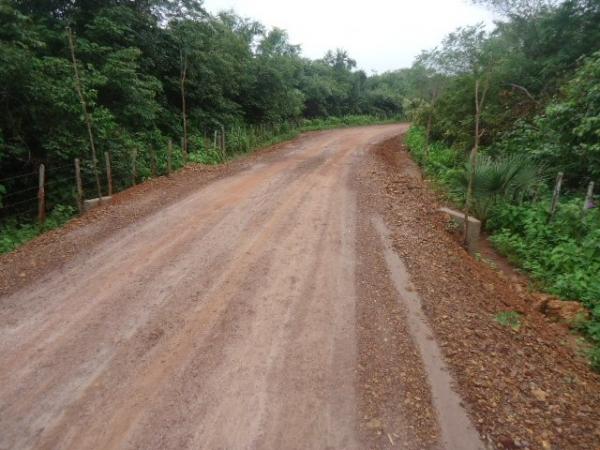 PREFEITURA RECUPERA ALGUMAS ESTRADAS NA ZONA RURAL DE BATALHA - Imagem 2