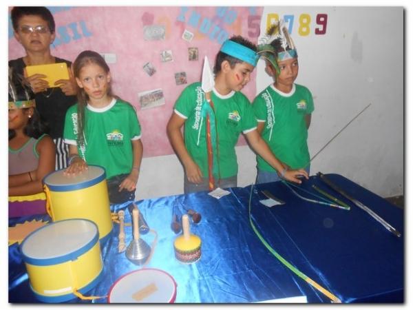 Escola Municipal Tia Nenen Brito comemora Dia do Índio, dia de Tiradentes, dia do Livro e a Páscoa - Imagem 21
