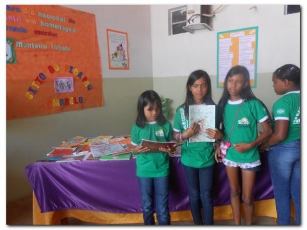 Escola Municipal Tia Nenen Brito comemora Dia do Índio, dia de Tiradentes, dia do Livro e a Páscoa - Imagem 11