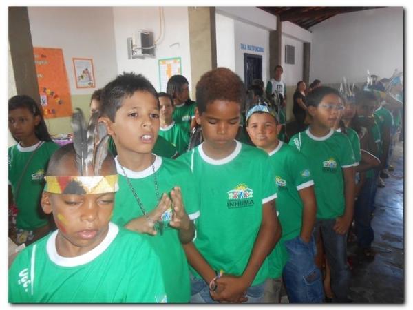 Escola Municipal Tia Nenen Brito comemora Dia do Índio, dia de Tiradentes, dia do Livro e a Páscoa - Imagem 5