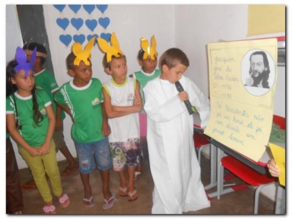 Escola Municipal Tia Nenen Brito comemora Dia do Índio, dia de Tiradentes, dia do Livro e a Páscoa - Imagem 41