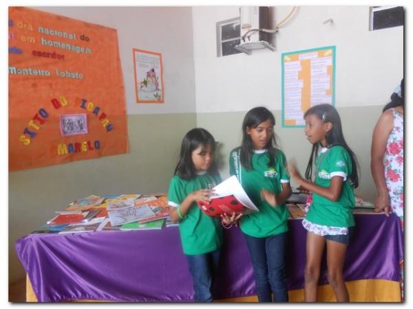 Escola Municipal Tia Nenen Brito comemora Dia do Índio, dia de Tiradentes, dia do Livro e a Páscoa - Imagem 10