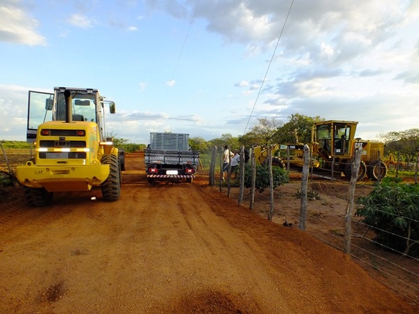 Prefeito Alecxo Belo visita obras de Recuperação de Estradas Rurais - Imagem 13