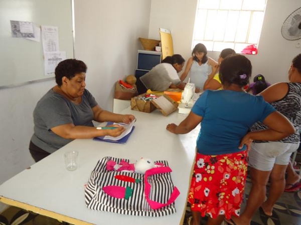 Secretaria Municipal de Assistência Social Promove Curso de Corte e Costura - Imagem 2