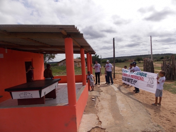 Secretaria de Saúde realiza “Dia D” de combate à dengue nas comunidades Melancias e Serrinha - Imagem 6
