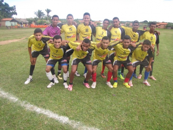 Grande final  de torneio de futebol Amador de campo em Miguel Alves - Imagem 13