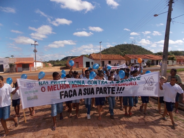Secretaria de Saúde realiza “Dia D” de combate à dengue nas comunidades Melancias e Serrinha - Imagem 13