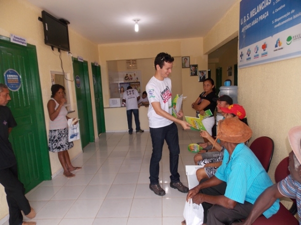 Secretaria de Saúde realiza “Dia D” de combate à dengue nas comunidades Melancias e Serrinha - Imagem 1