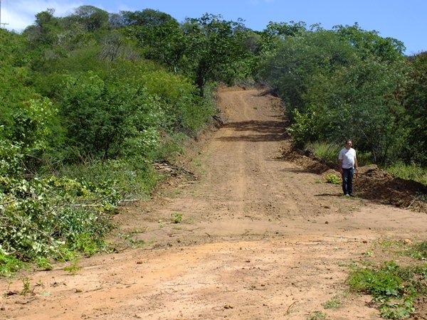 Prefeito Alecxo Belo visita obras de Recuperação de Estradas Rurais - Imagem 2