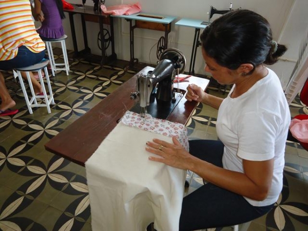 Secretaria Municipal de Assistência Social Promove Curso de Corte e Costura - Imagem 12