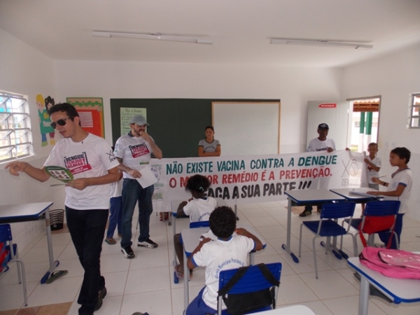 Secretaria de Saúde realiza “Dia D” de combate à dengue nas comunidades Melancias e Serrinha - Imagem 3