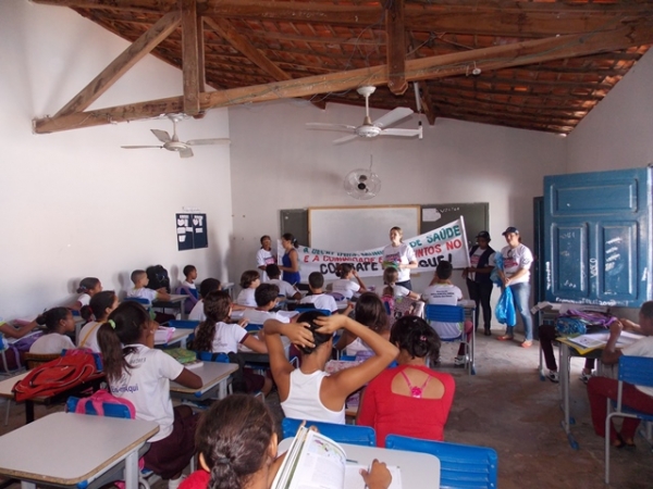 Secretaria municipal de Saúde realiza campanha preventiva contra a Dengue - Imagem 12