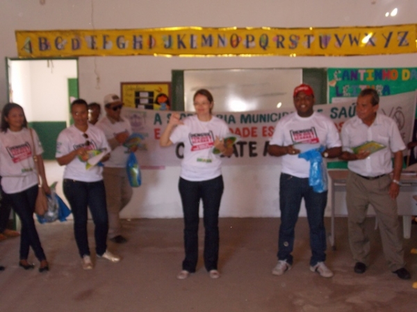 Secretaria municipal de Saúde realiza campanha preventiva contra a Dengue - Imagem 7