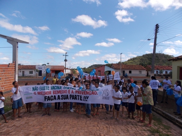 Secretaria de Saúde realiza “Dia D” de combate à dengue nas comunidades Melancias e Serrinha - Imagem 14