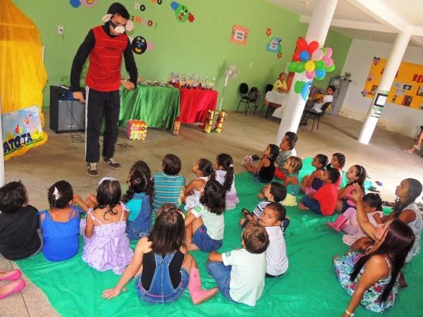 Crianças do Serviço de Convivência e Fortalecimento de Vínculo assistem peças teatrais - Imagem 4