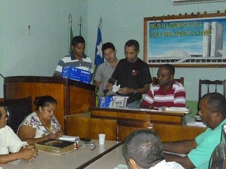 Vereadores frustram grande parte da população municipal e aprovam por 7x2 as contas do ex-prefeito - Imagem 3