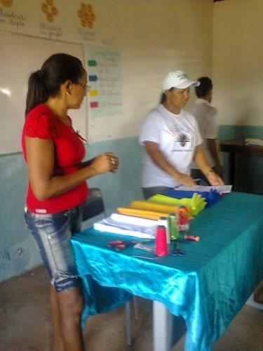 oficinas de geração de renda ensinam às mulheres da comunidade do município de Arraial - PI. - Imagem 7