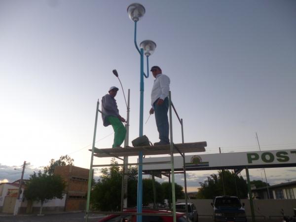 Luminárias da Avenida Sete de Setembro são trocadas em Fronteiras - Imagem 1
