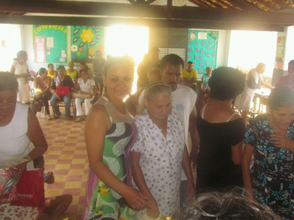 APAE realiza grande festa em homenagem às mães - Imagem 2