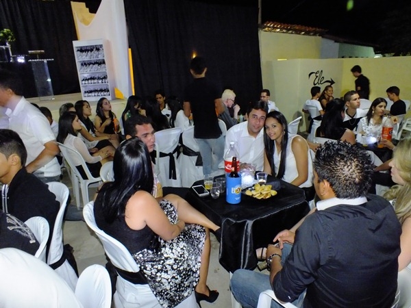 Festa de 15 anos com grande estilo em Dom Expedito Lopes - Imagem 62