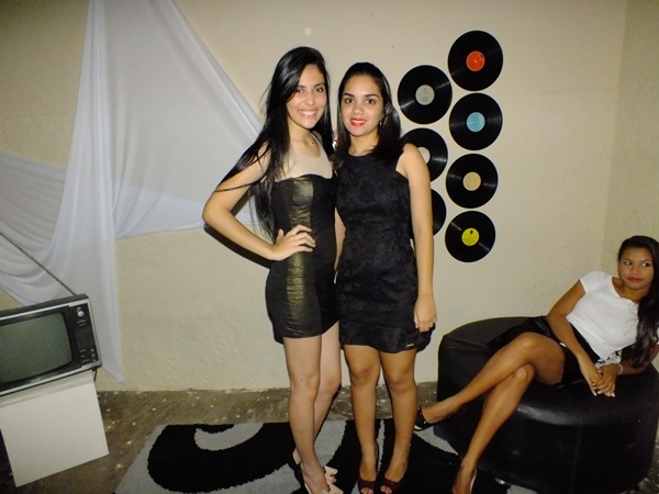 Festa de 15 anos com grande estilo em Dom Expedito Lopes - Imagem 27
