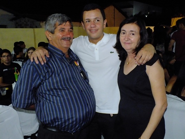 Festa de 15 anos com grande estilo em Dom Expedito Lopes - Imagem 37