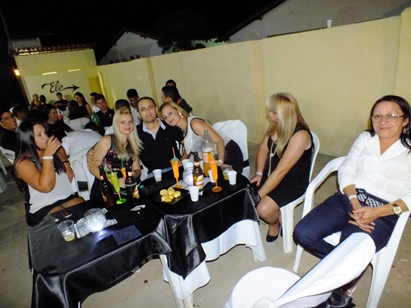 Festa de 15 anos com grande estilo em Dom Expedito Lopes - Imagem 59