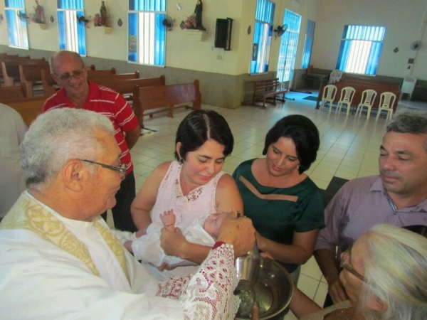 Aconteceram neste último domingo os batizados dos filhos de Edneida Fortes e Sineida Fortes - Imagem 12