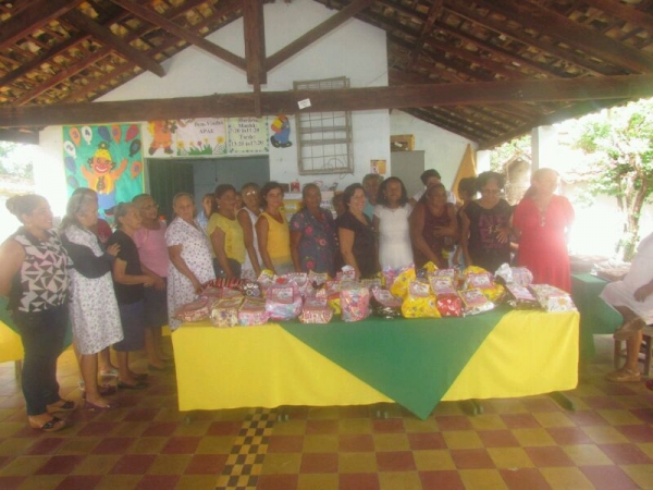 APAE realiza grande festa em homenagem às mães - Imagem 9