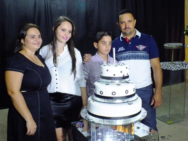 Festa de 15 anos com grande estilo em Dom Expedito Lopes - Imagem 47